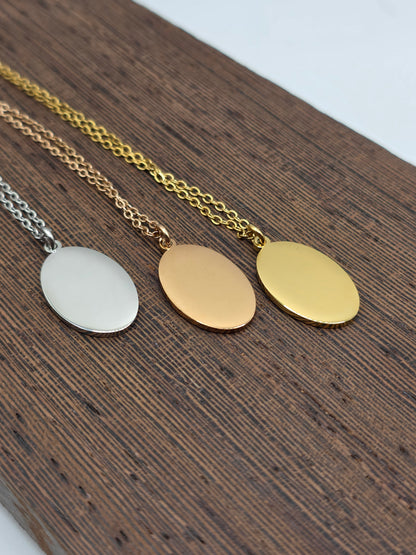 Oval Pendant Necklace – Personalized Engraved Jewelry | Custom Name Necklace